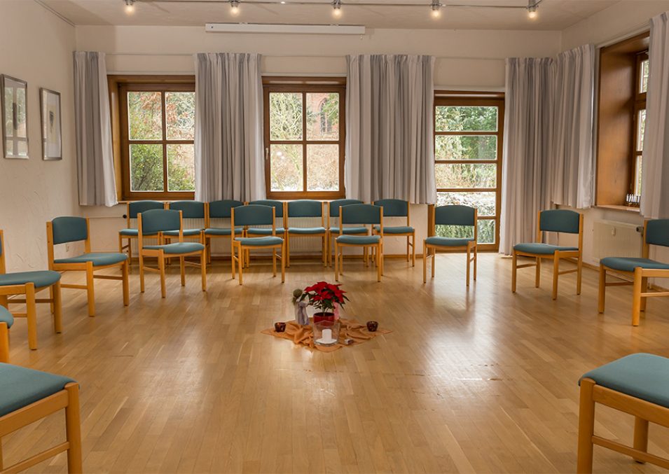 Haus-der-stille-weitenhagen-tagungsraum