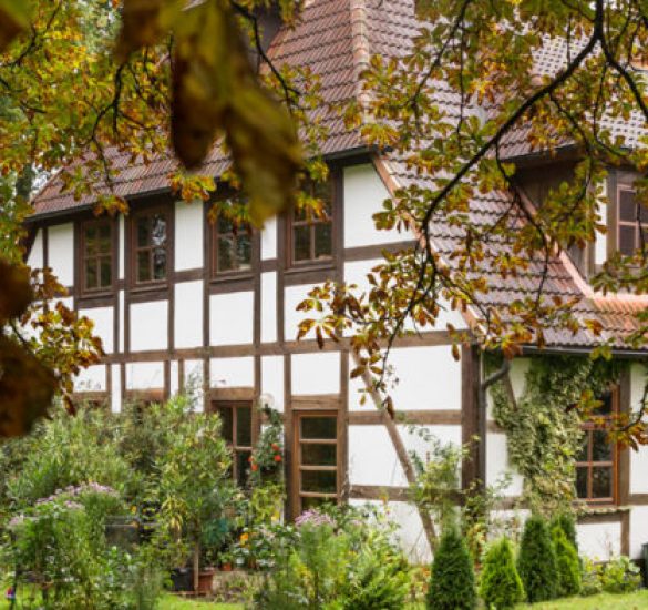 das haus der stille weitenhagen im herbst